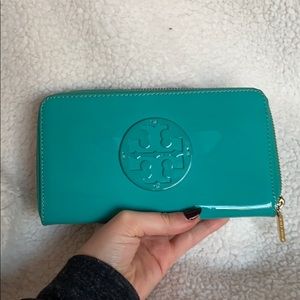 Tory Burch Zip Around Wallet